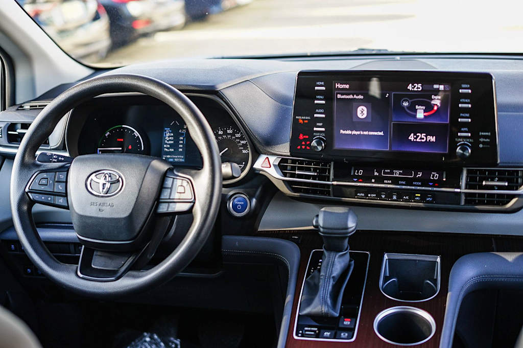 Thumbnail: 2024 Toyota Sienna - 2