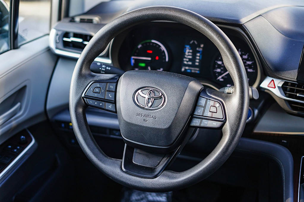 Thumbnail: 2024 Toyota Sienna - 13