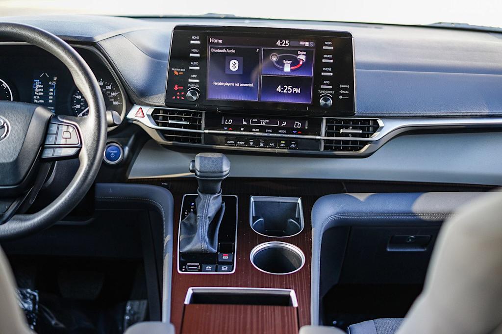 Thumbnail: 2024 Toyota Sienna - 9