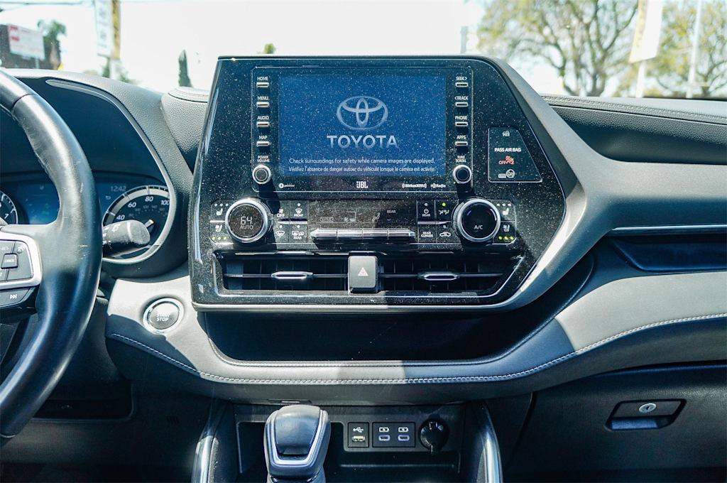 Thumbnail: 2022 Toyota Highlander - 12