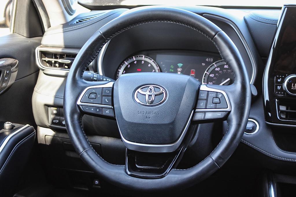 Thumbnail: 2022 Toyota Highlander - 8