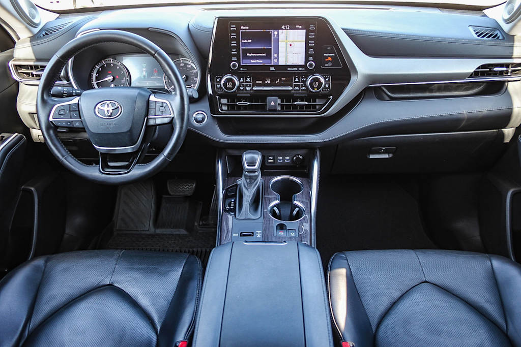 Thumbnail: 2022 Toyota Highlander - 2
