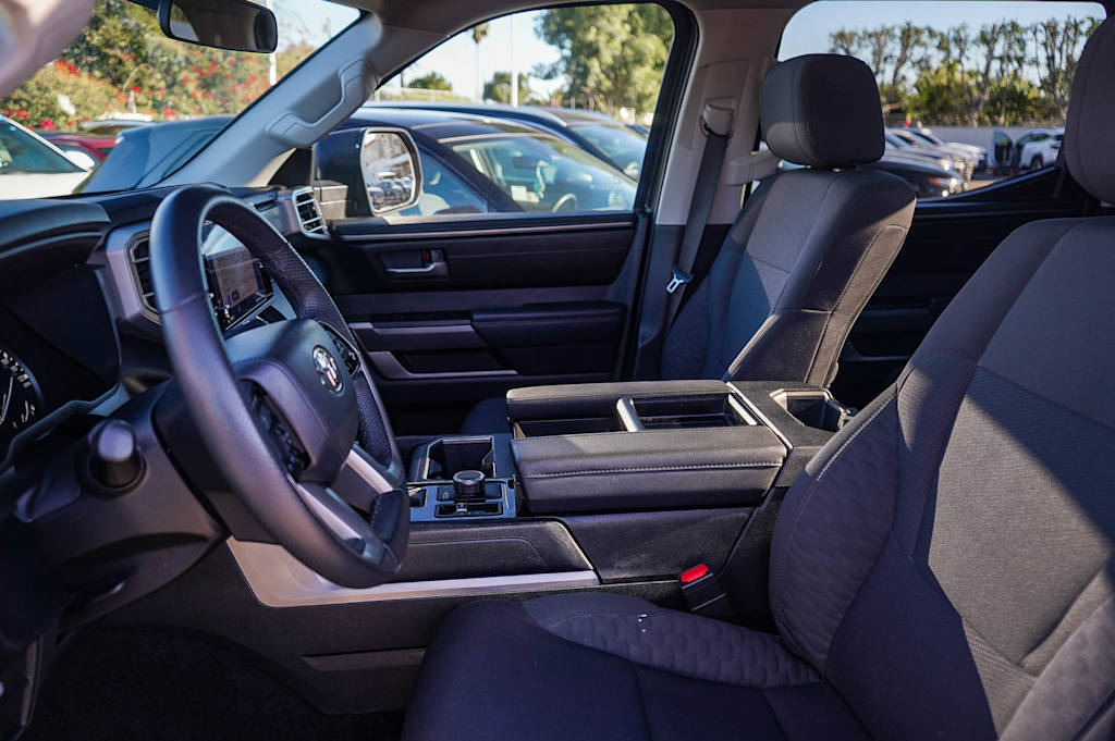 Thumbnail: 2024 Toyota Tundra - 9