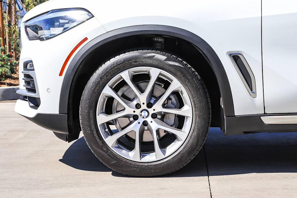 Thumbnail: 2021 BMW X5 - 7