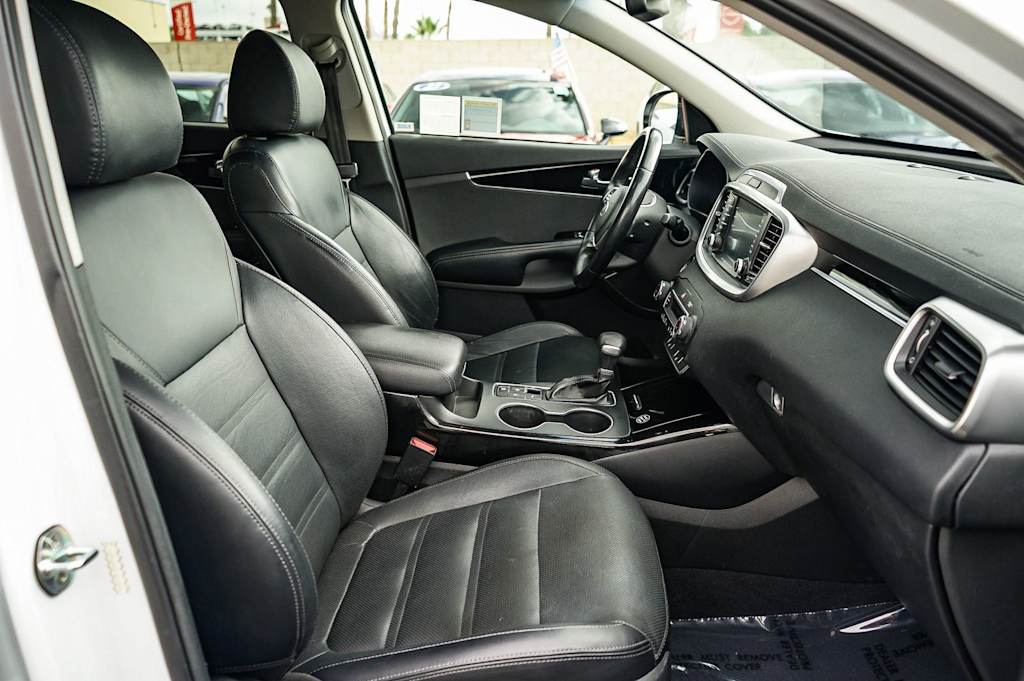 Thumbnail: 2020 Kia Sorento - 9