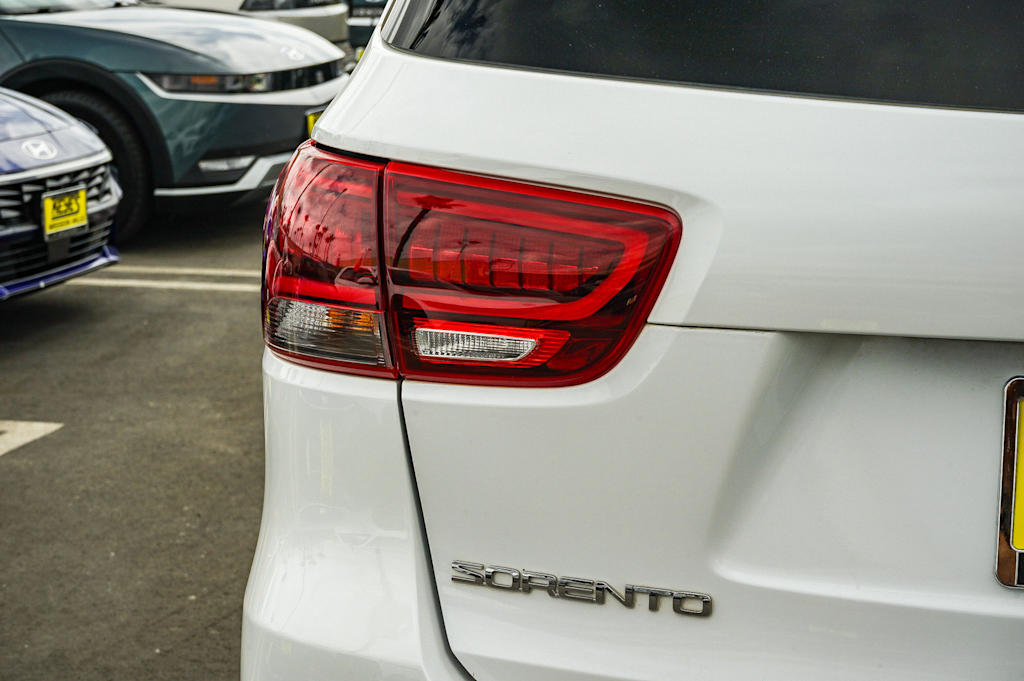 Thumbnail: 2020 Kia Sorento - 23