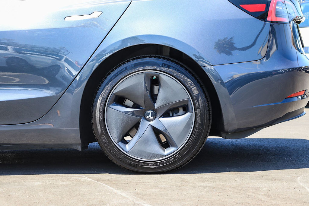 Thumbnail: 2020 Tesla Model 3 - 18