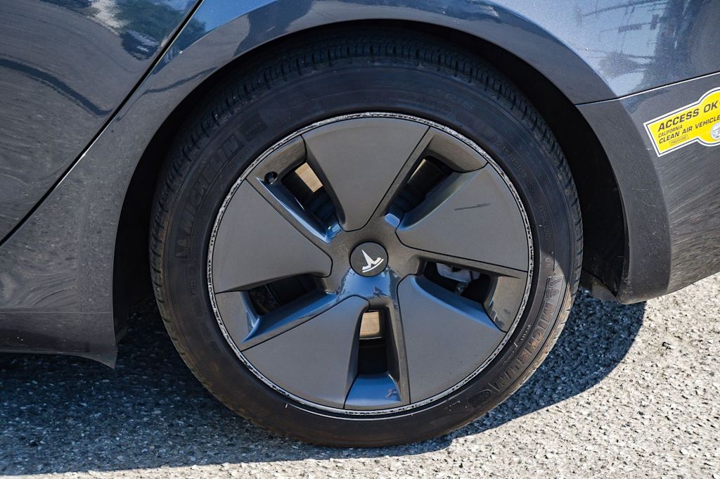 Thumbnail: 2023 Tesla Model 3 - 12