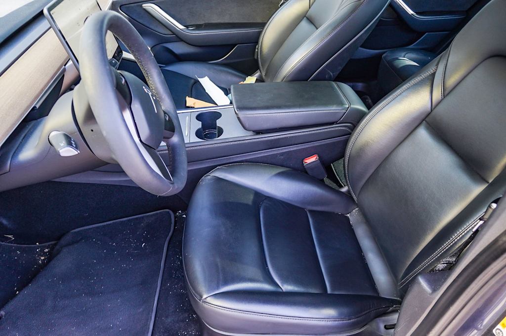 Thumbnail: 2023 Tesla Model 3 - 7