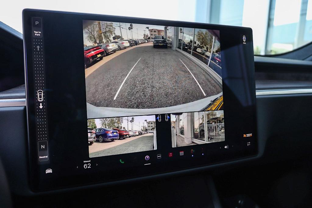 Thumbnail: 2022 Tesla Model S - 24