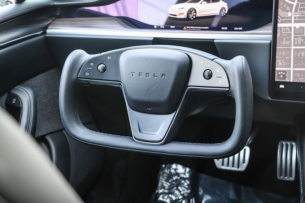 Thumbnail: 2022 Tesla Model S - 21