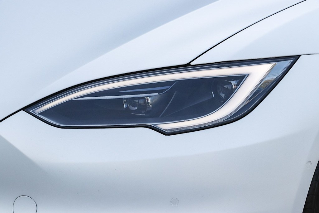 Thumbnail: 2022 Tesla Model S - 19