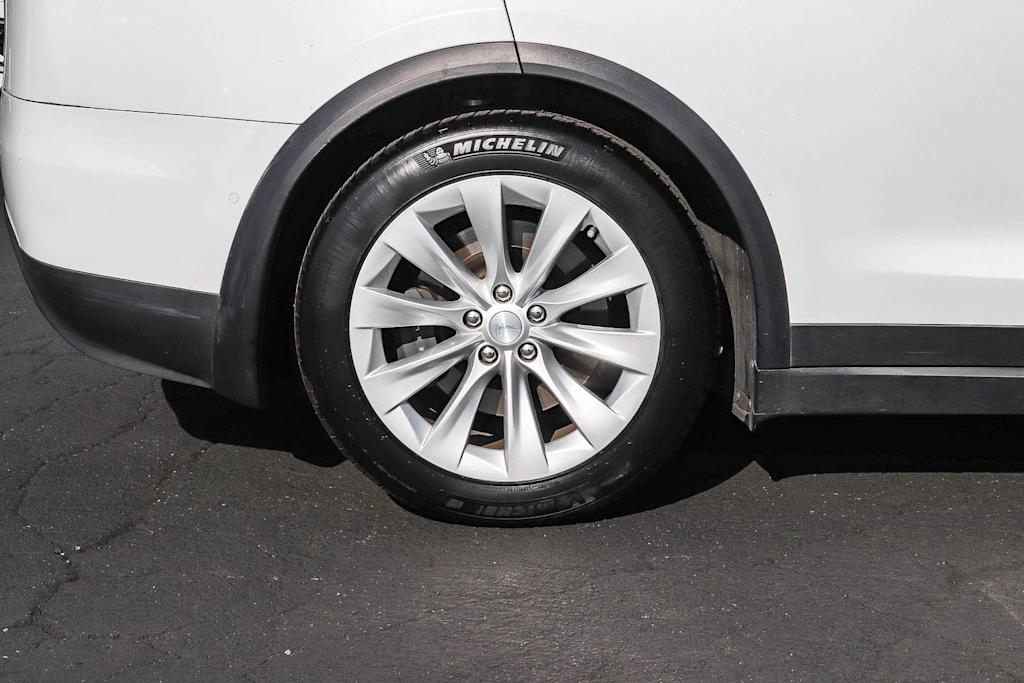 Thumbnail: 2019 Tesla Model X - 11