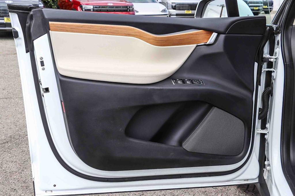 Thumbnail: 2019 Tesla Model X - 22