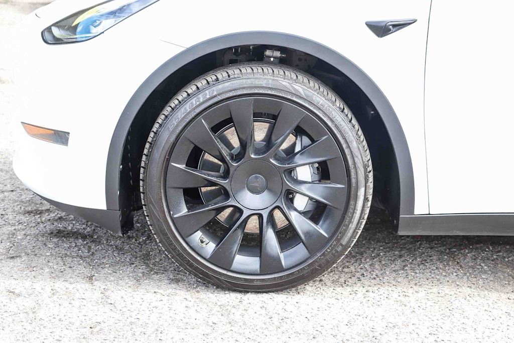Thumbnail: 2023 Tesla Model Y - 6