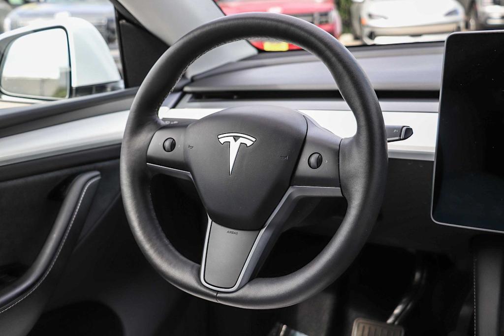 Thumbnail: 2023 Tesla Model Y - 11