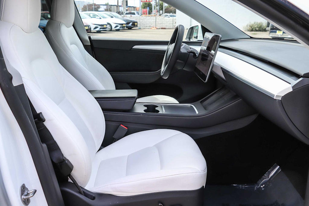 Thumbnail: 2023 Tesla Model Y - 8