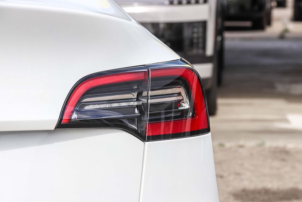 Thumbnail: 2023 Tesla Model Y - 20