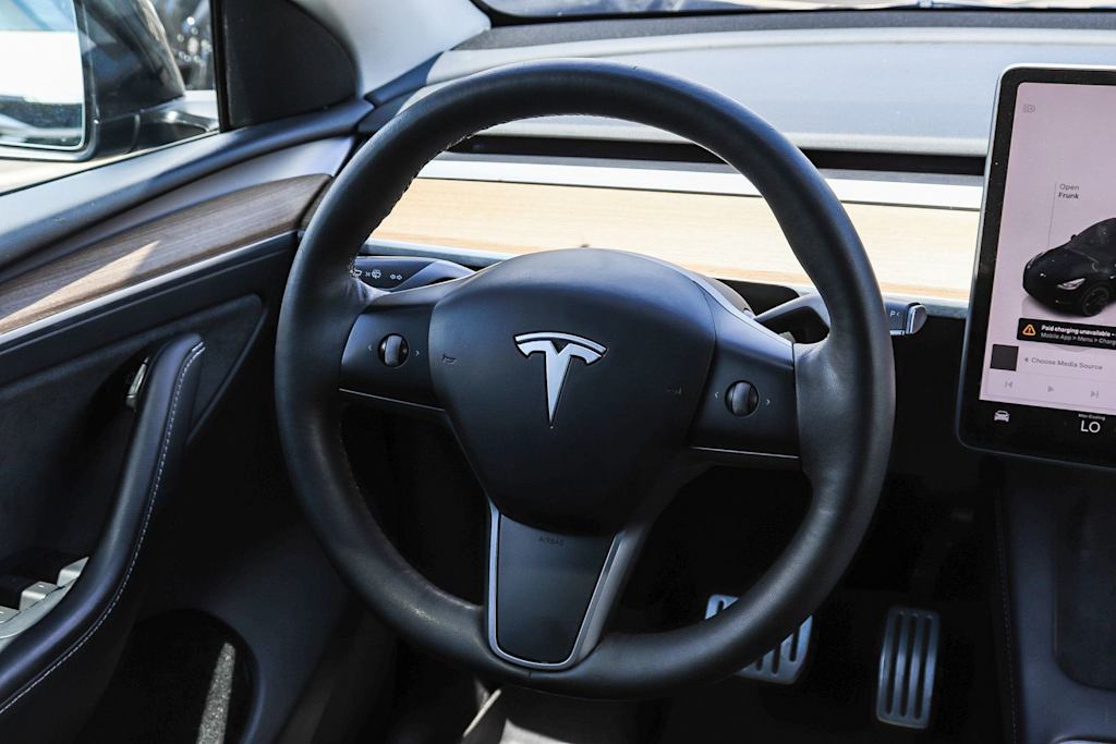 Thumbnail: 2023 Tesla Model Y - 12
