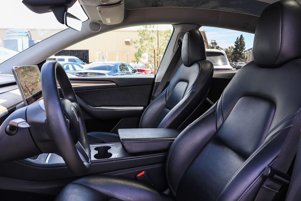 Thumbnail: 2023 Tesla Model Y - 10