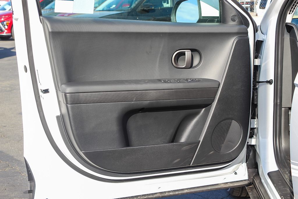 Thumbnail: 2025 Hyundai Ioniq 5 - 17