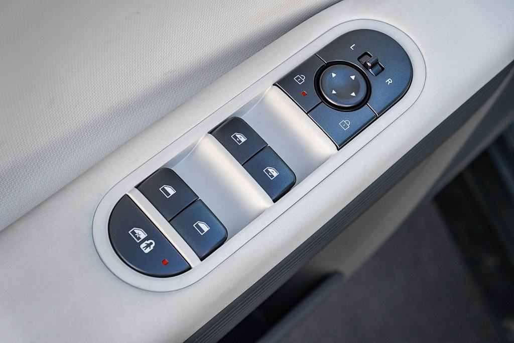 Thumbnail: 2026 Hyundai Ioniq 5 - 24