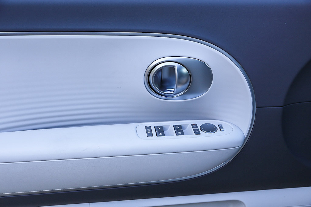 Thumbnail: 2026 Hyundai Ioniq - 22