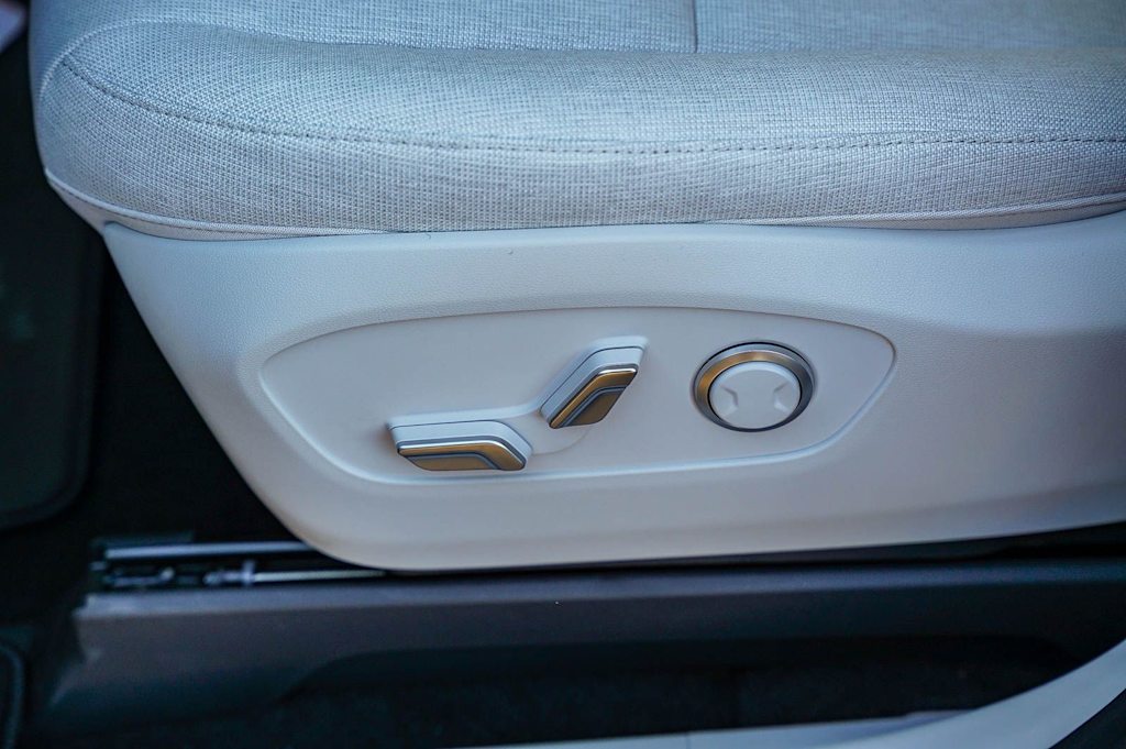 Thumbnail: 2026 Hyundai Ioniq - 24
