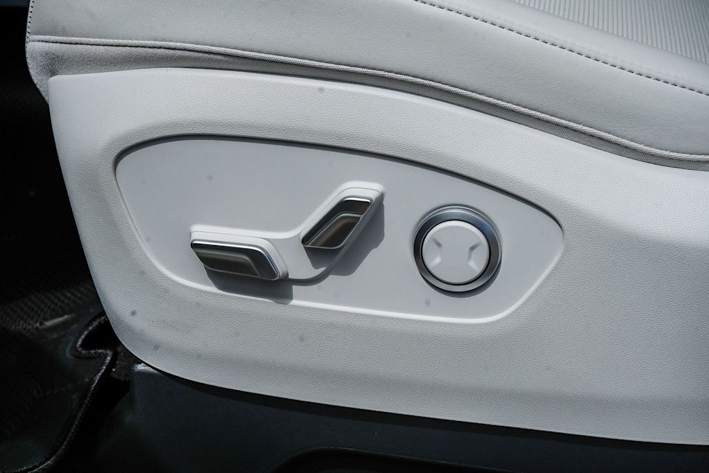 Thumbnail: 2026 Hyundai Ioniq - 28