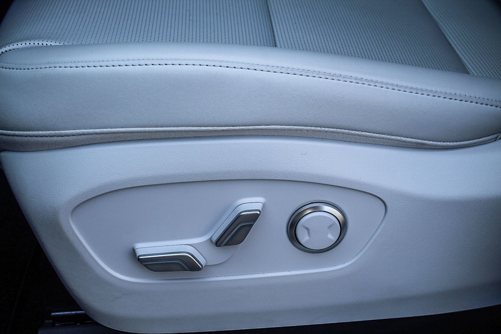 Thumbnail: 2026 Hyundai Ioniq - 22