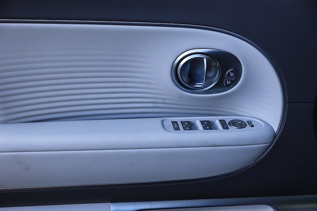 Thumbnail: 2026 Hyundai Ioniq - 22