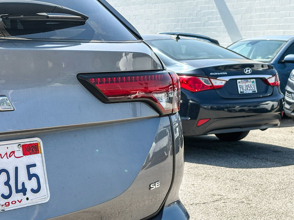 Thumbnail: 2022 Mitsubishi Outlander - 12