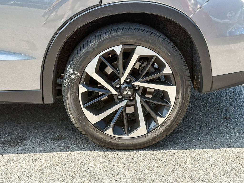 Thumbnail: 2022 Mitsubishi Outlander - 5