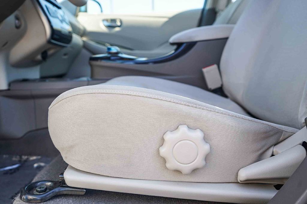 Thumbnail: 2012 Nissan Leaf - 23