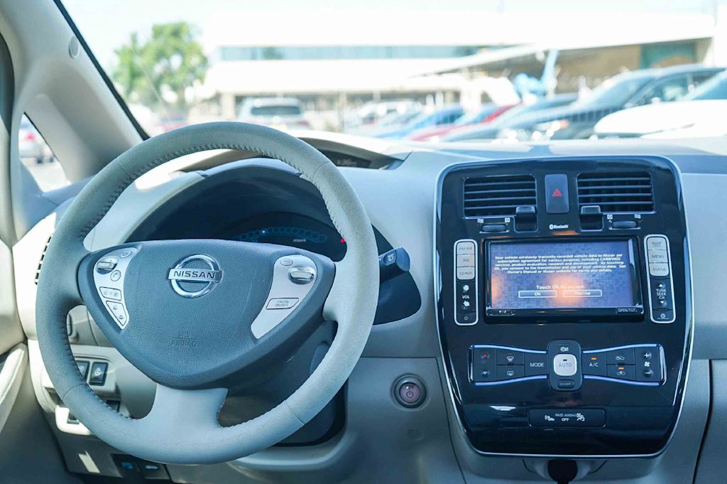 Thumbnail: 2012 Nissan Leaf - 8