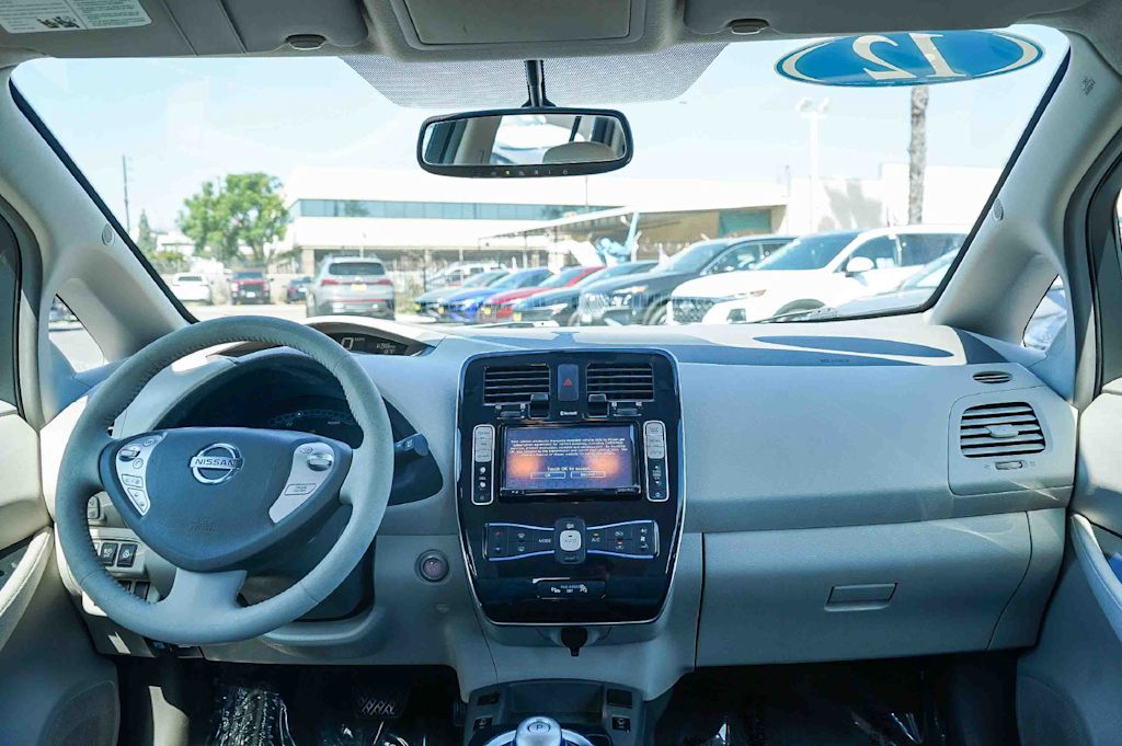 Thumbnail: 2012 Nissan Leaf - 2