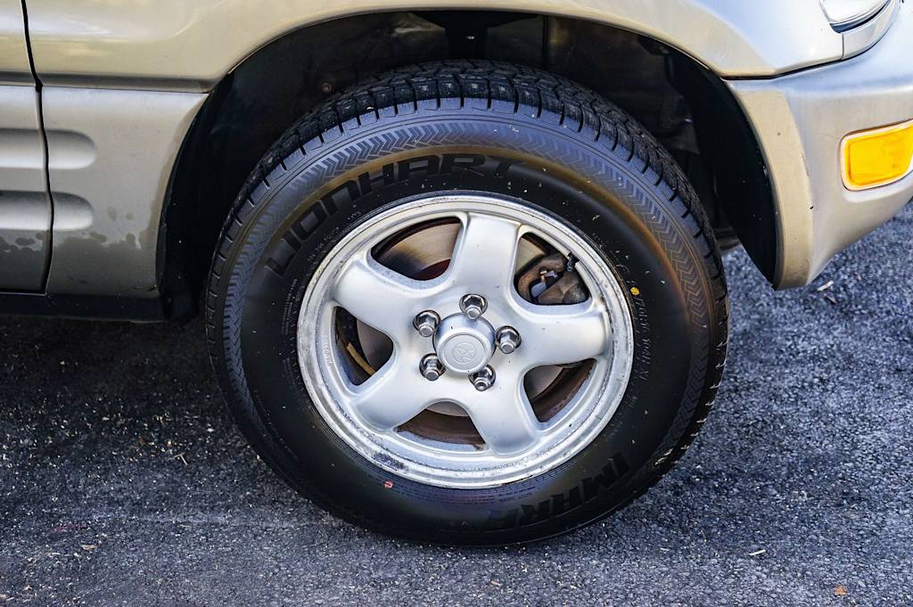 Thumbnail: 2000 Toyota RAV4 - 5