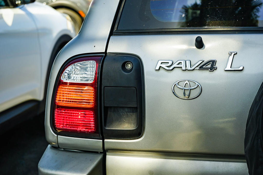 Thumbnail: 2000 Toyota RAV4 - 12