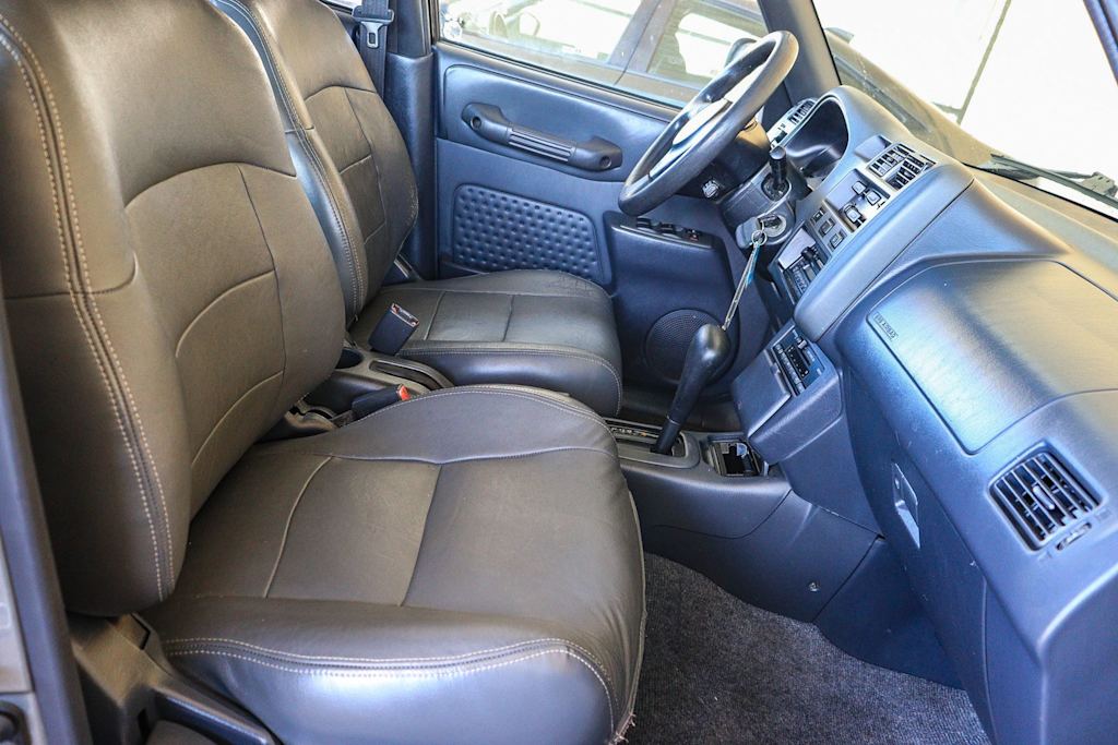 Thumbnail: 2000 Toyota RAV4 - 9
