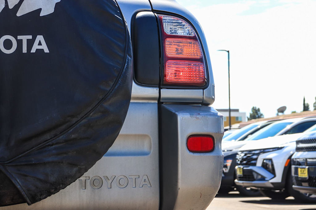 Thumbnail: 2000 Toyota RAV4 - 8