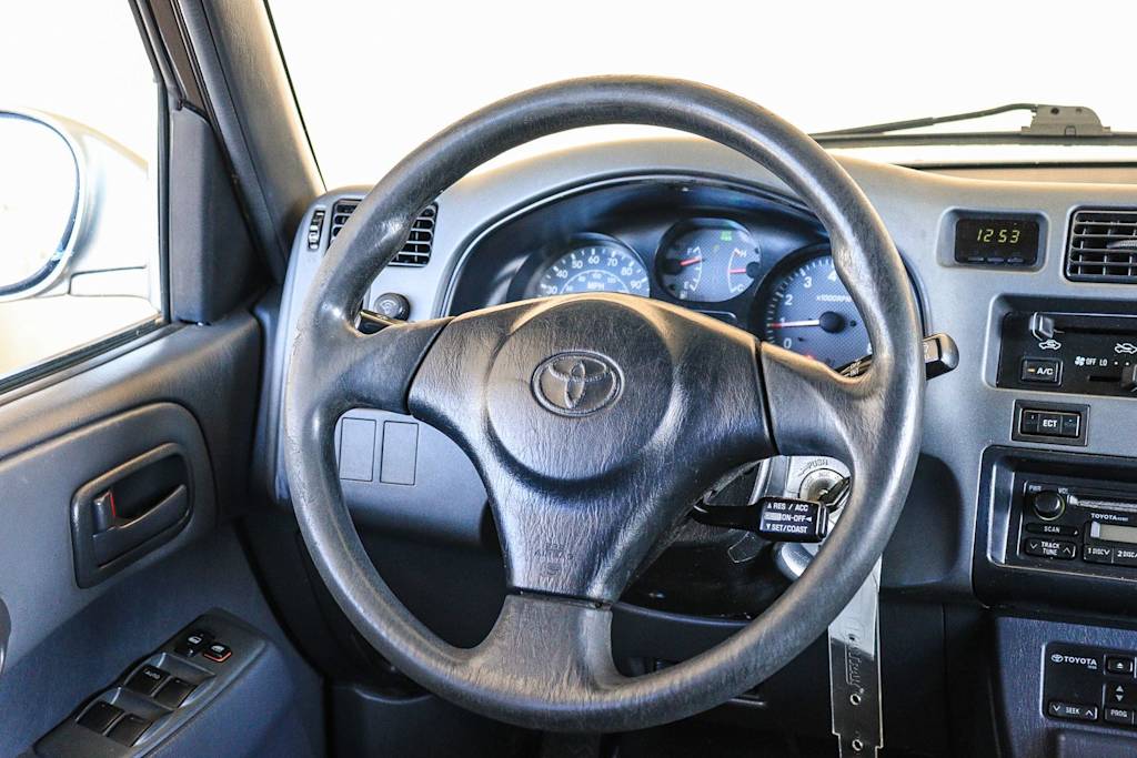 Thumbnail: 2000 Toyota RAV4 - 11