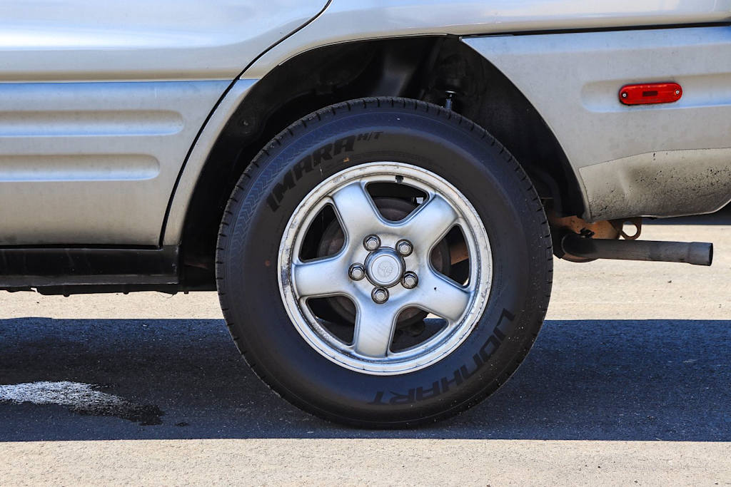 Thumbnail: 2000 Toyota RAV4 - 18