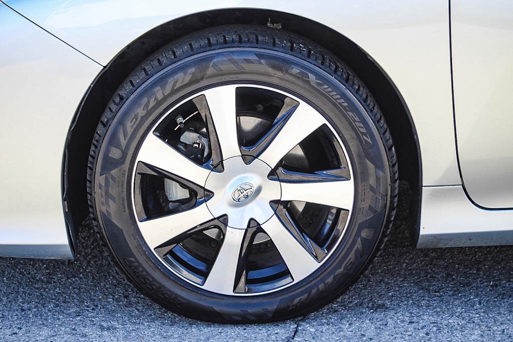 Thumbnail: 2019 Toyota Mirai - 17