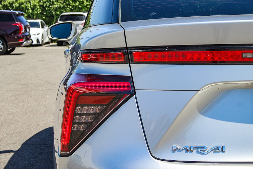 Thumbnail: 2019 Toyota Mirai - 16