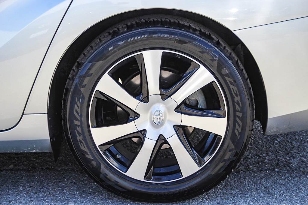 Thumbnail: 2019 Toyota Mirai - 6