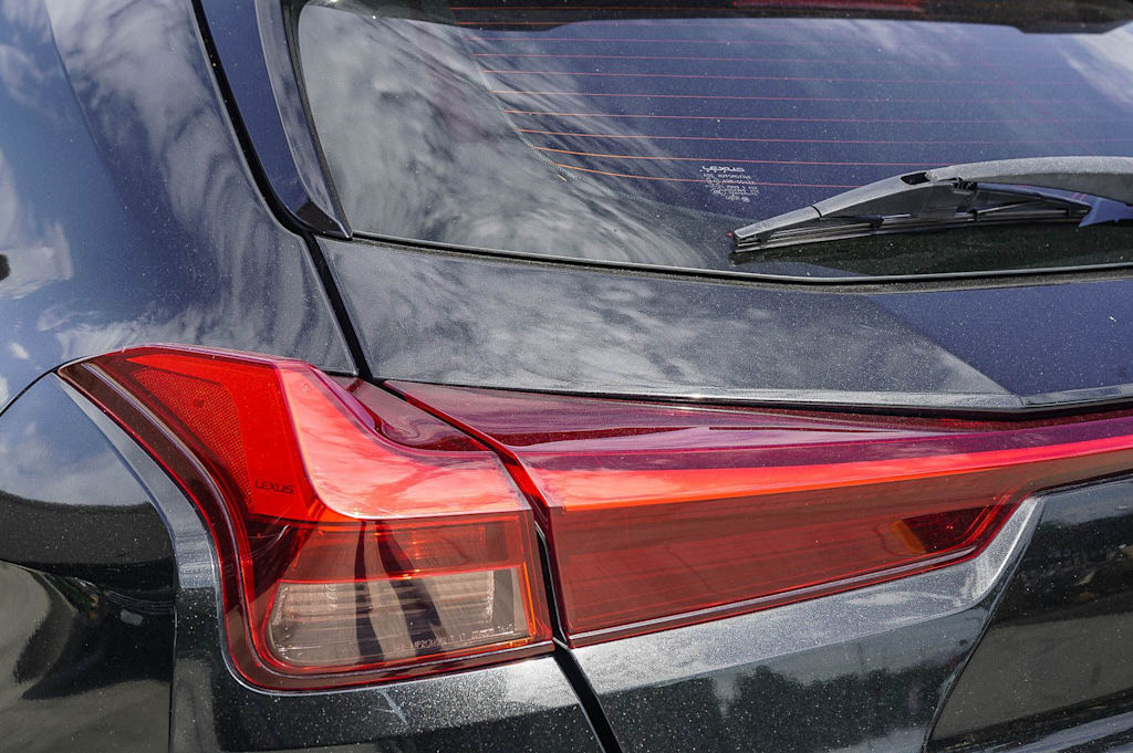 Thumbnail: 2019 Lexus UX - 19