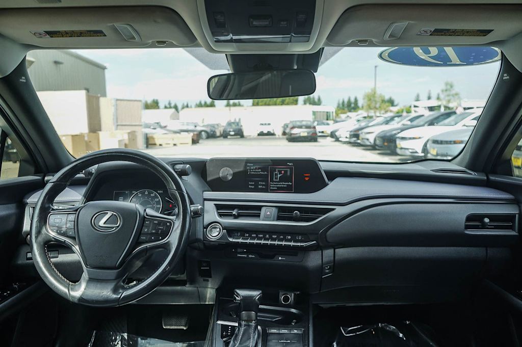 Thumbnail: 2019 Lexus UX - 2