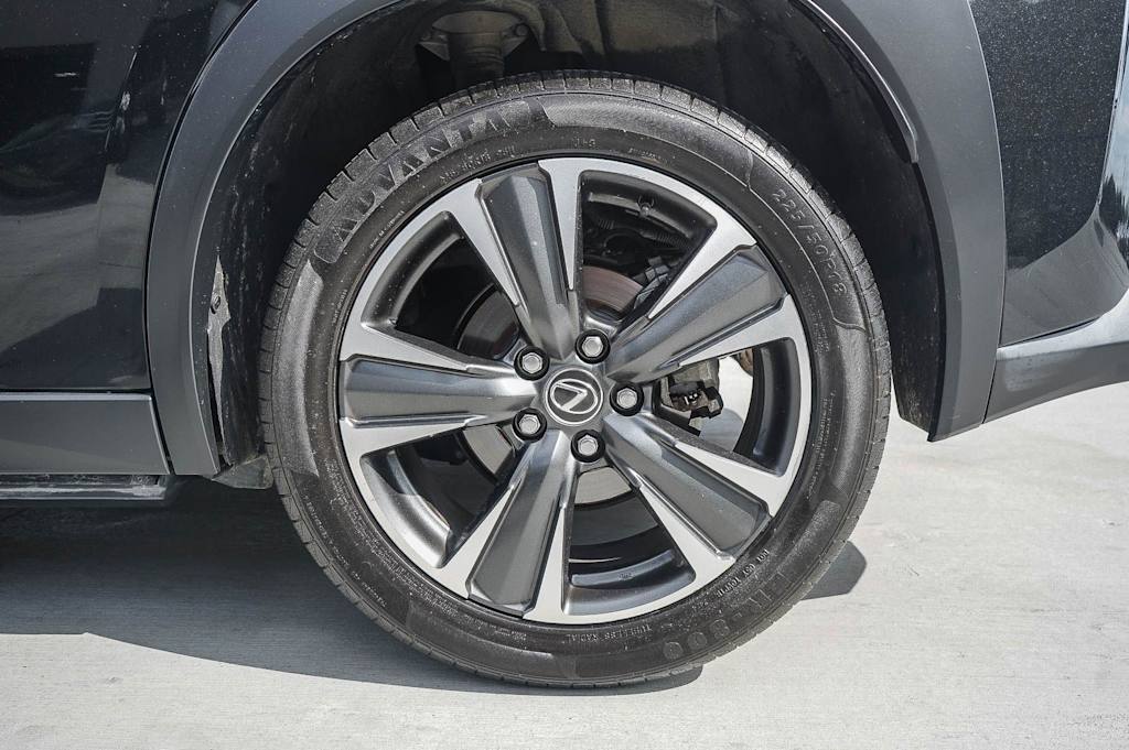 Thumbnail: 2019 Lexus UX - 6