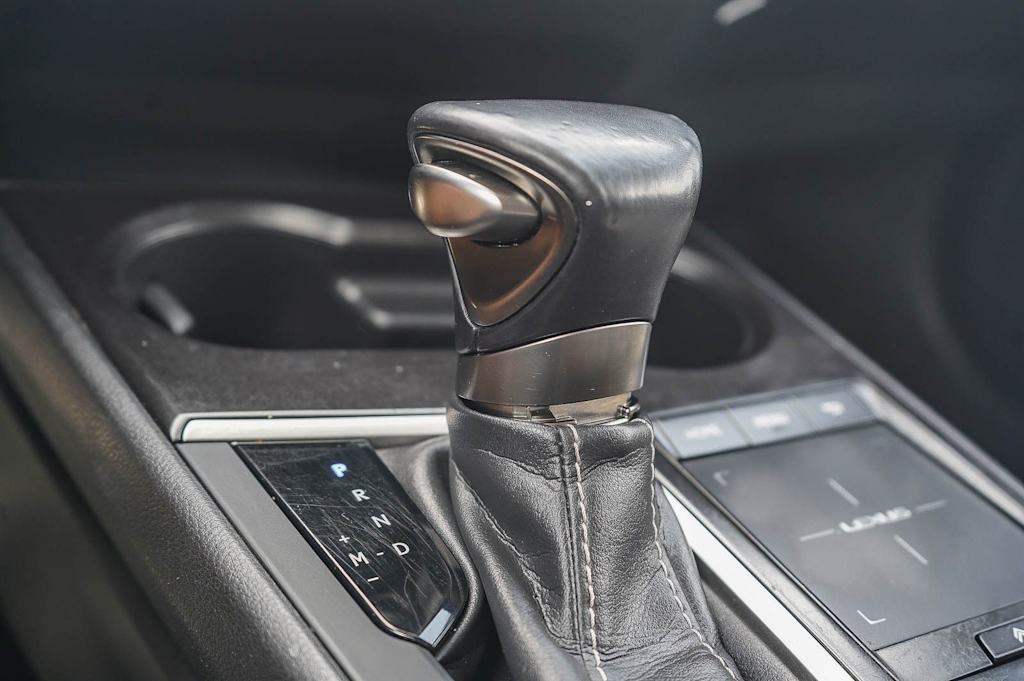 Thumbnail: 2019 Lexus UX - 14