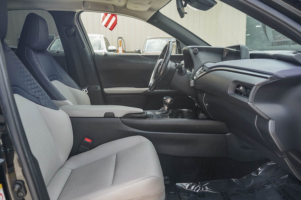 Thumbnail: 2019 Lexus UX - 9